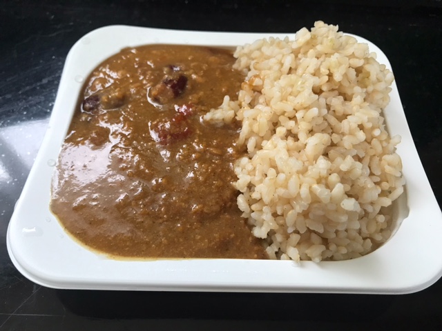 からだ満足STYLE　鶏ひき肉と３種の豆のキーマカレー　中辛盛り付け